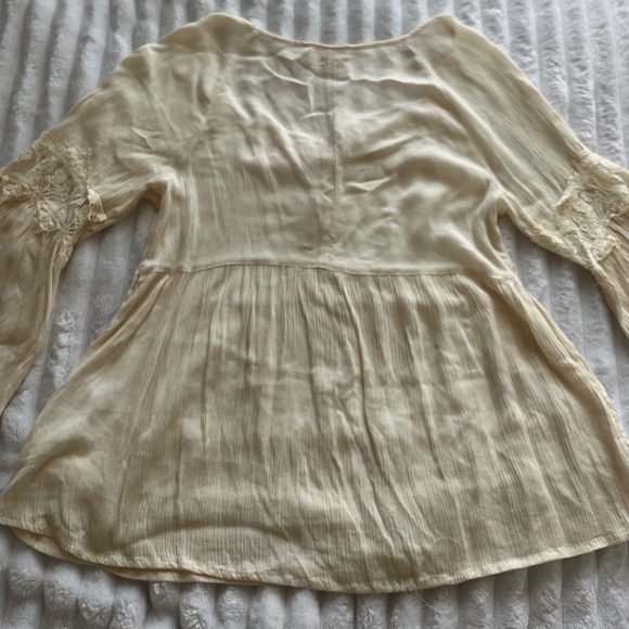 HOLLISTER off white/cream lace detail Boho bell sleeve top size S - Picture 7 of 12